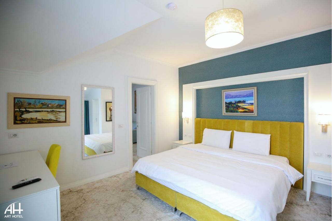 Art Hotel Tiranë Luaran gambar
