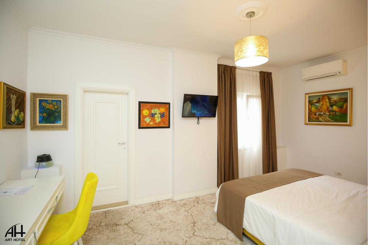 Art Hotel Tiranë Luaran gambar