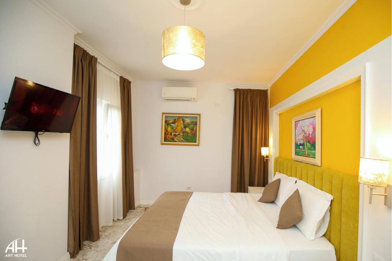 Art Hotel Tiranë Luaran gambar