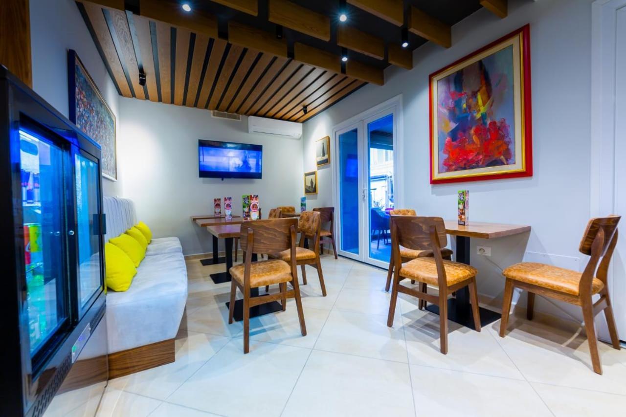 Art Hotel Tiranë Luaran gambar