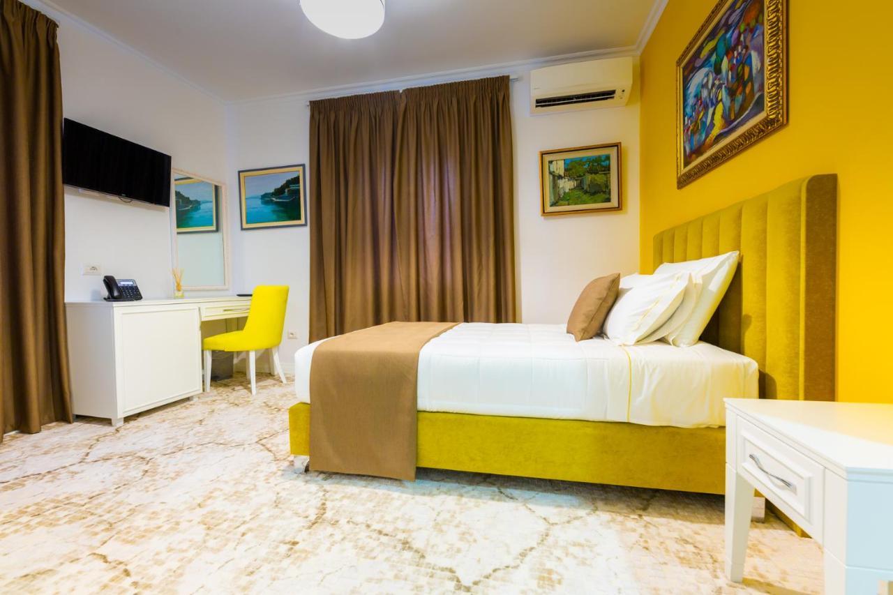 Art Hotel Tiranë Luaran gambar
