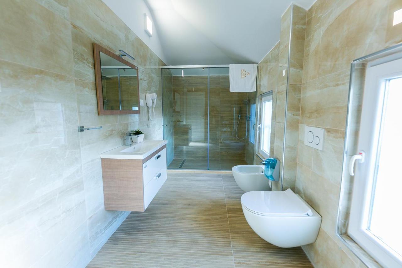 Art Hotel Tiranë Luaran gambar